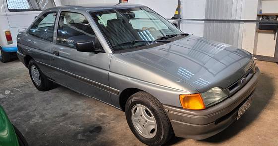 FORD ESCORT 1.8 I GL 8V GASOLINA 2P MANUAL FORD ESCORT 1.8 I GL 8V GASOLINA 2P MANUAL